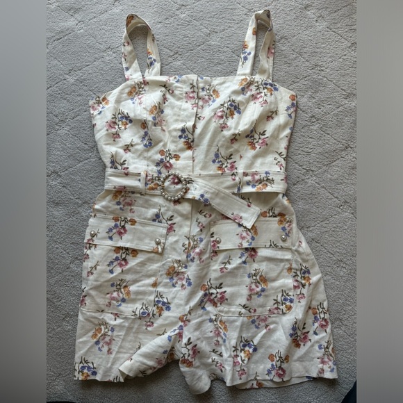 House of Harlow 1960 Pants - House of Harlow 1960 linen floral romper with pearl belt detail buckle sz 12